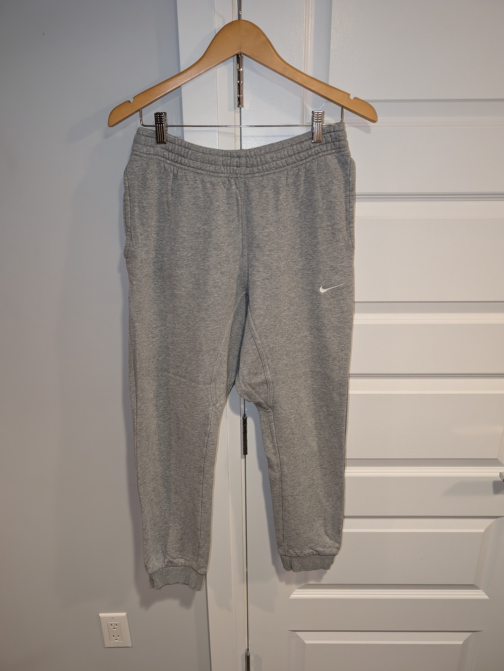 Nike Gray Heather Men's Jogger Sweatpants